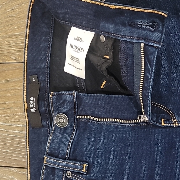 Hudson Nico Straight Jean Size 24 - Picture 3 of 16